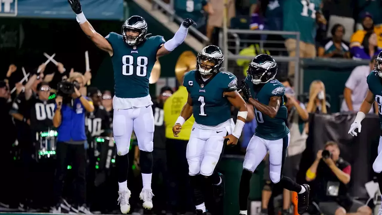 Darius Slay, Eagles torment Vikings offense in blowout victory