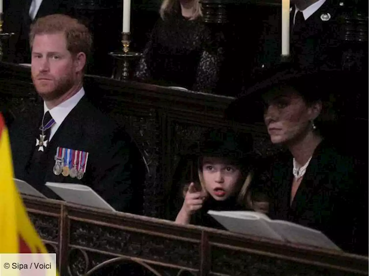 Obsèques d'Elizabeth II : ce moment touchant entre Harry et Charlotte filmé par les caméras - Voici