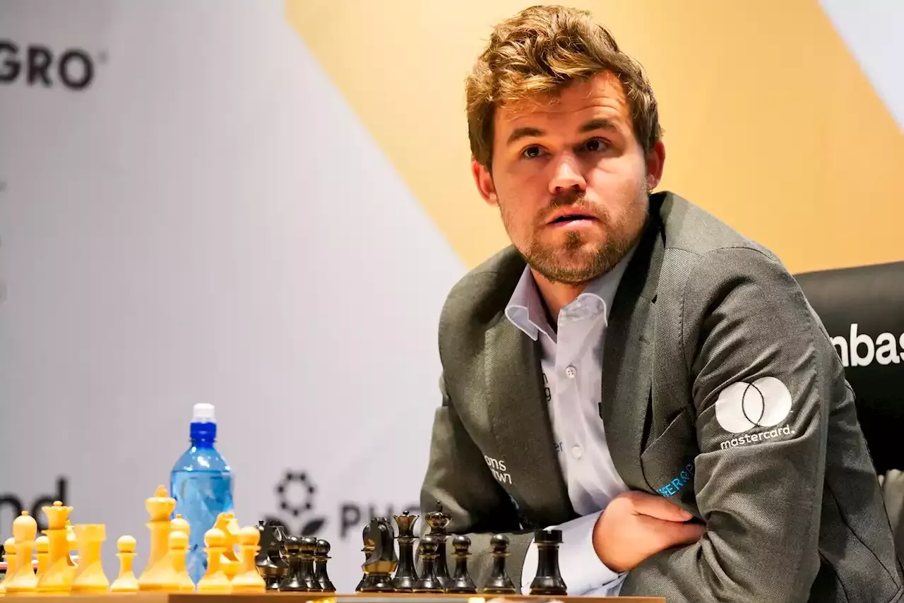 Magnus Carlsen quits match without explanation amid apparent feud with  fellow grandmaster Hans Niemann