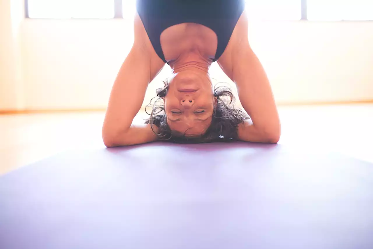 What you need to know before you try a headstand