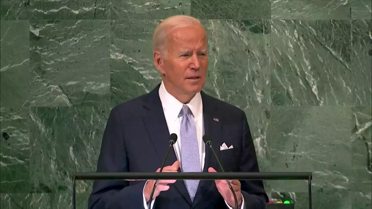 Joe Biden dénonce la guerre menée par la Russie, qui 'anéantit le droit de l'Ukraine à exister'