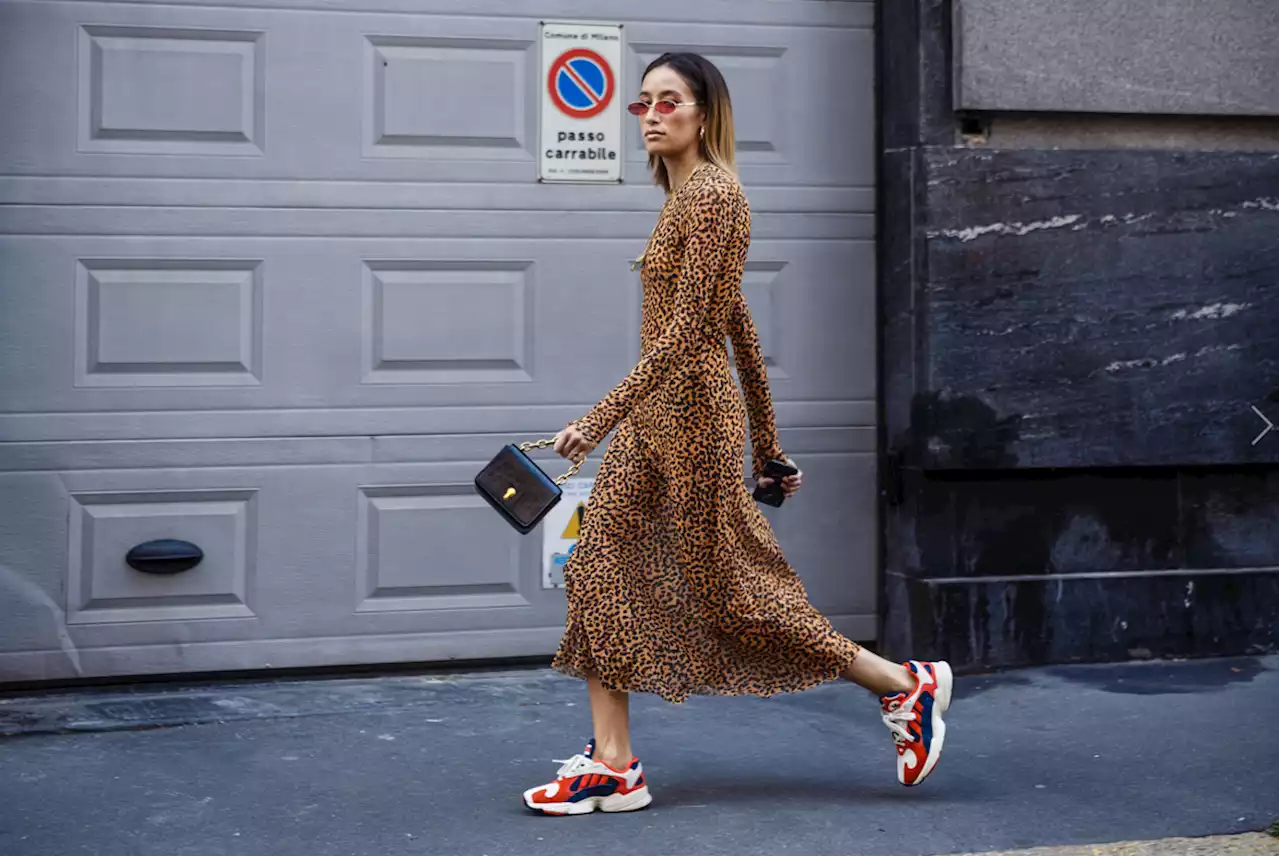 Robes et baskets : ces associations parfaites pour l'automne !