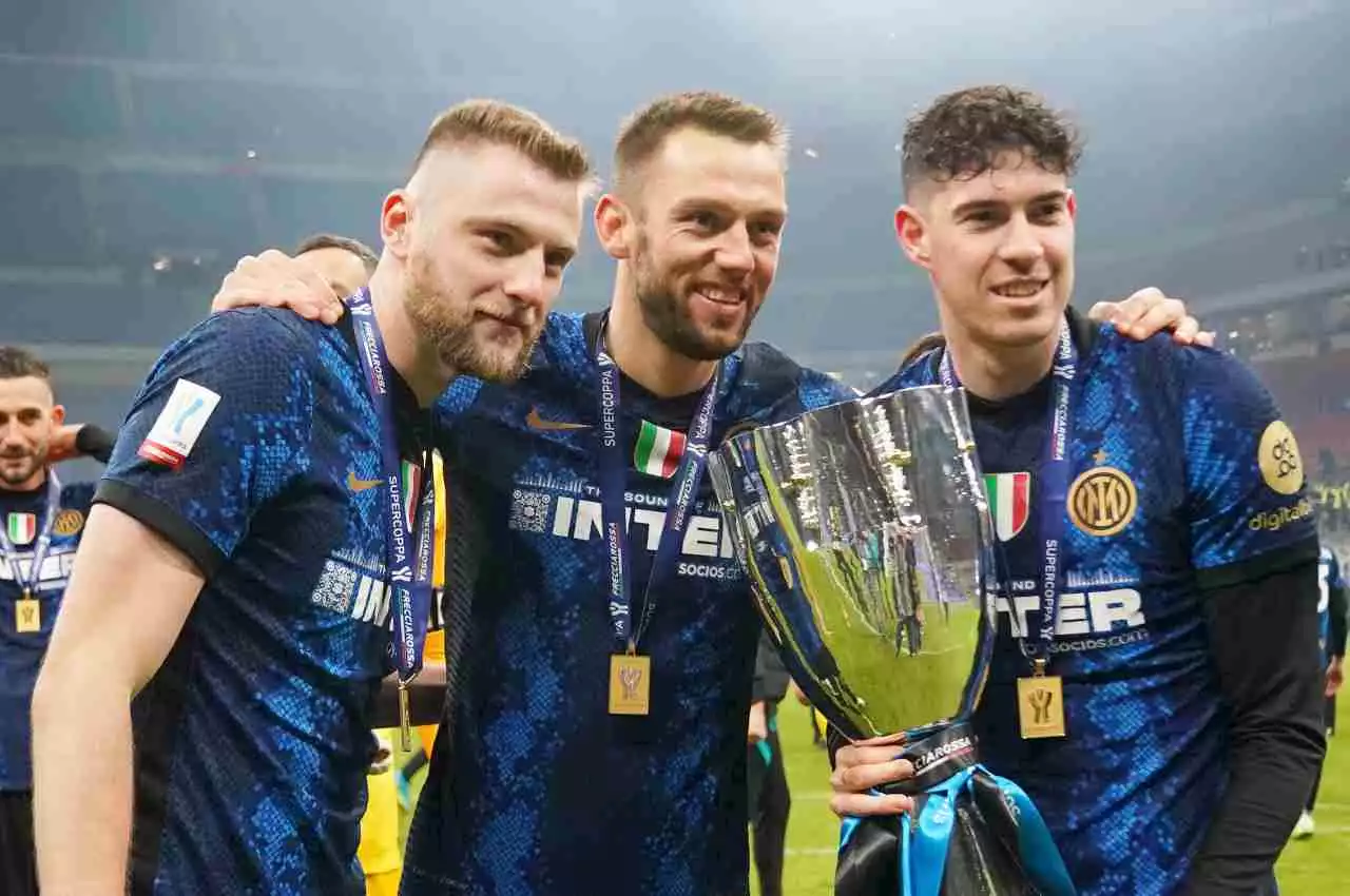 Difesa Inter in frantumi: via Skriniar, De Vrij e Bastoni - Calciomercato