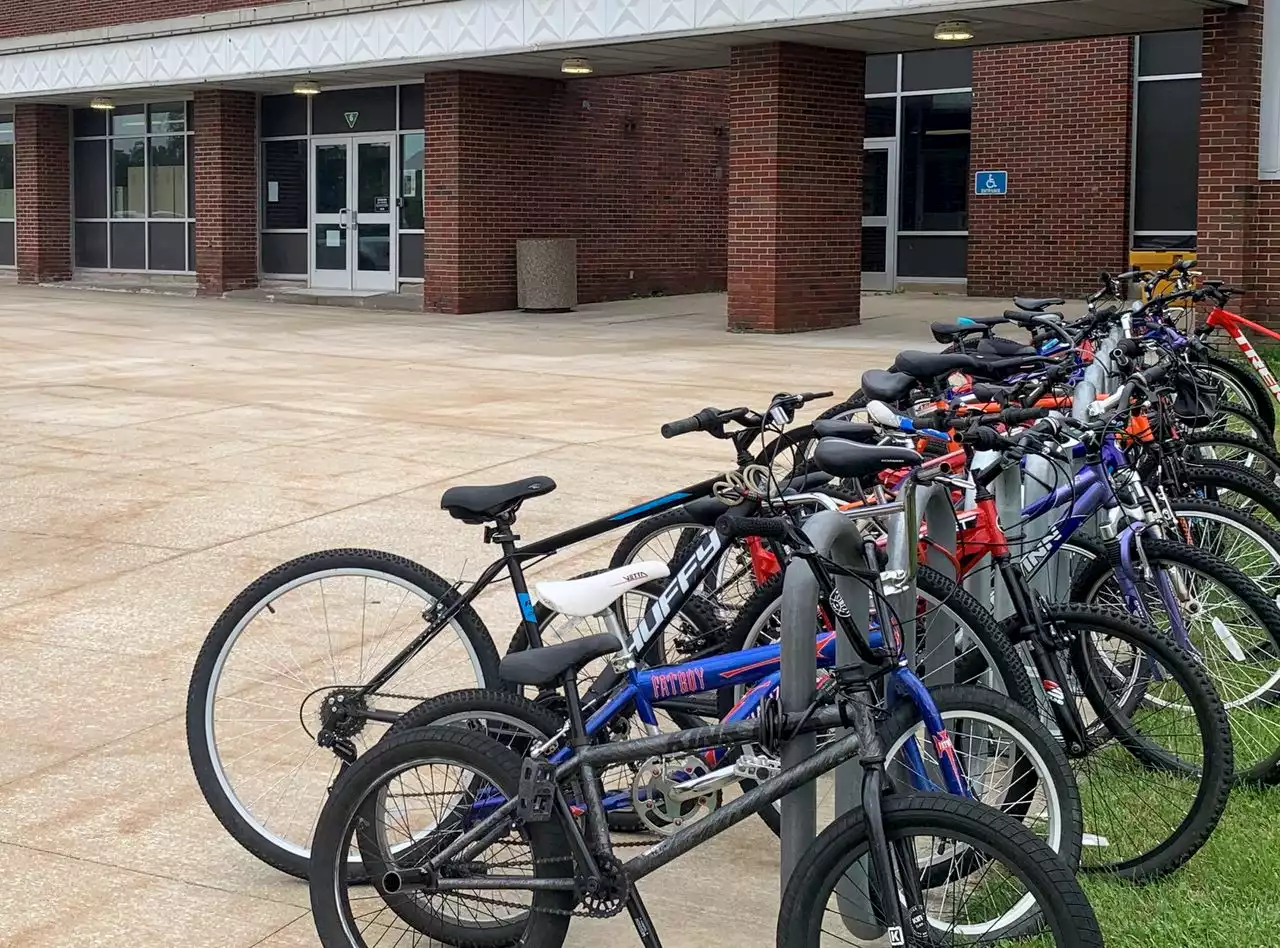 Valley Forge High School gives free bikes to Ukrainian refugee students