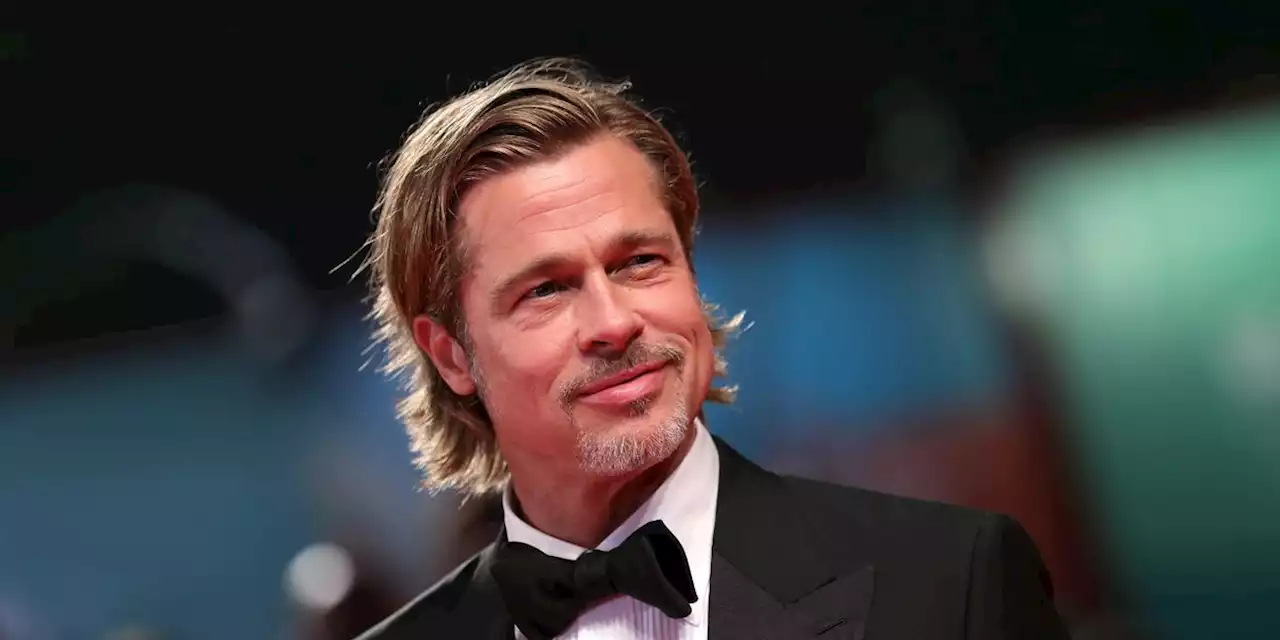 Brad Pitt debutta come scultore e inaugura una mostra in Finlandia