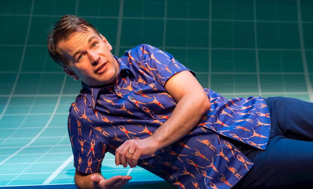 Mike Birbiglia Bringing New Solo Show To Broadway, Announces ‘Old Man & The Pool’ On ‘Tonight Show’