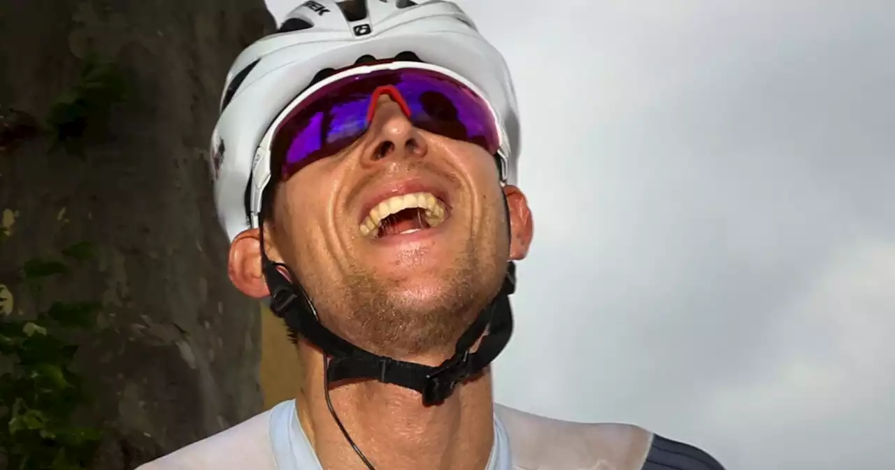 Mondiali di ciclismo, Bauke Mollema attaccato da un gabbiano: sulla tuta ha disegnato un pesce - Il Fatto Quotidiano