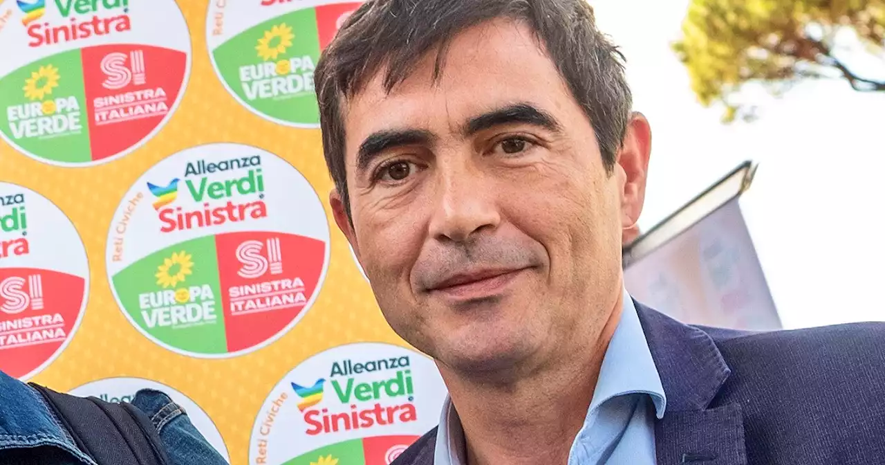 Nicola Fratoianni ora apre a Calenda e Renzi: 'Per costruire un’alternativa alla destra governerei anche con loro' - Il Fatto Quotidiano