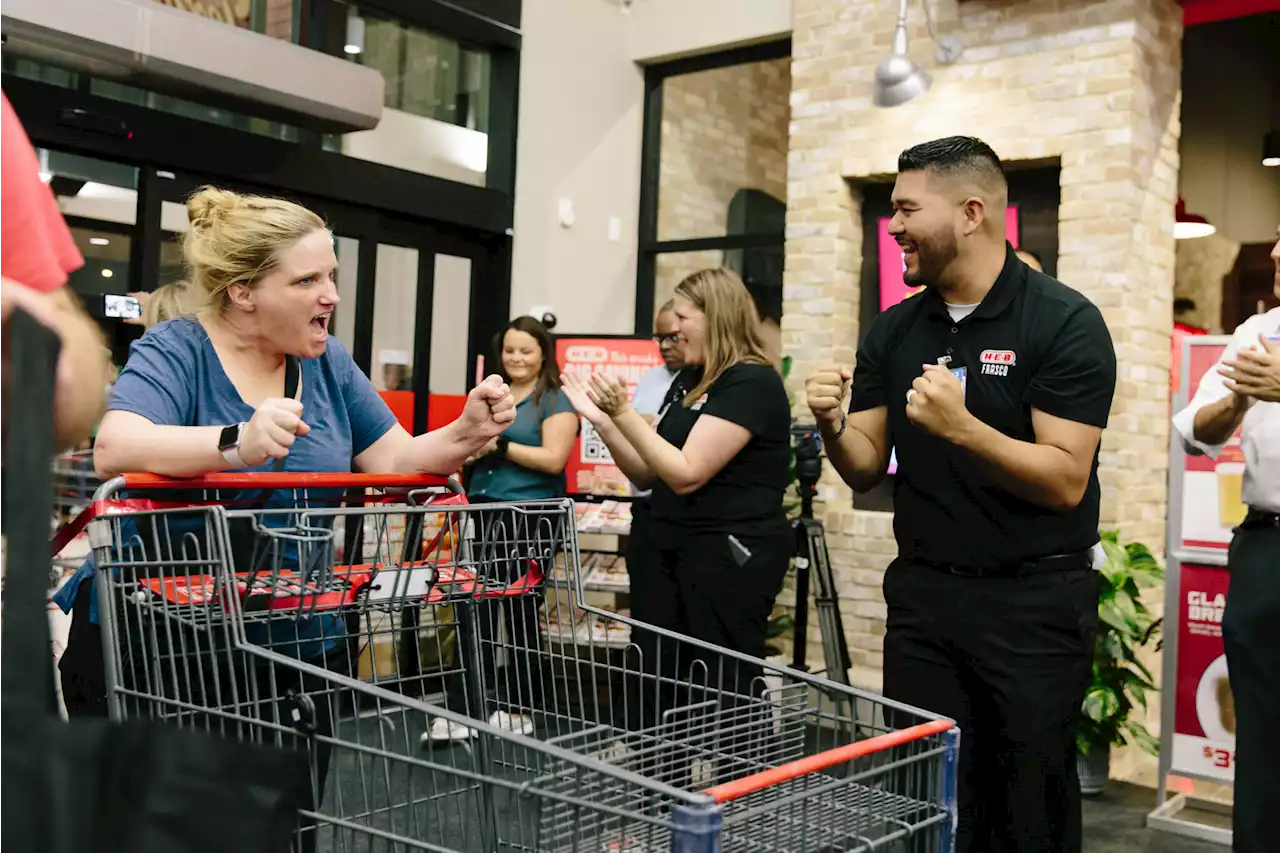 Roaring crowds and a marching band were all on show as the DFW area opened its first H-E-B