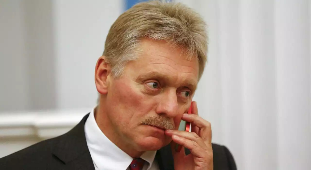 Peskov, il figlio in guerra? «Risolverò la cosa ad un altro livello». E su Google boom di ricerche «come rompersi un braccio»