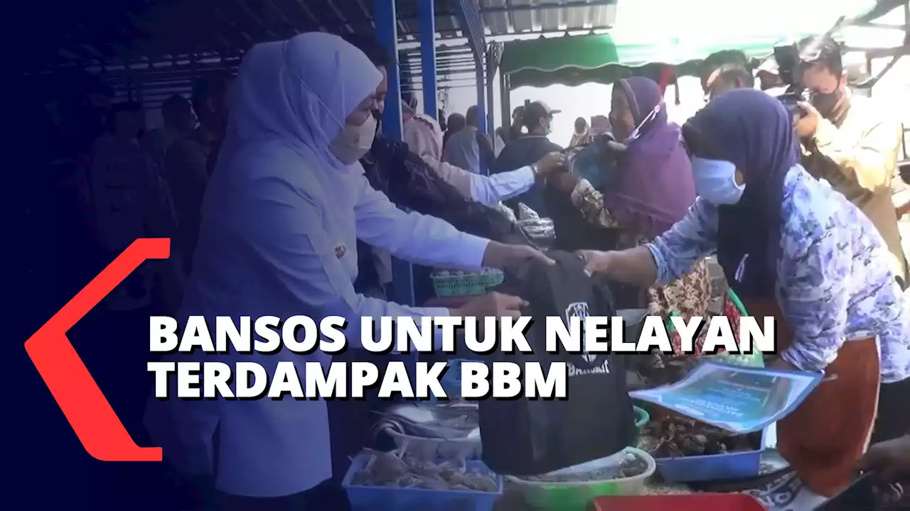 Terdampak Kenaikan BBM, Nelayan Di Puger Jember Dapat Bantuan Sosial