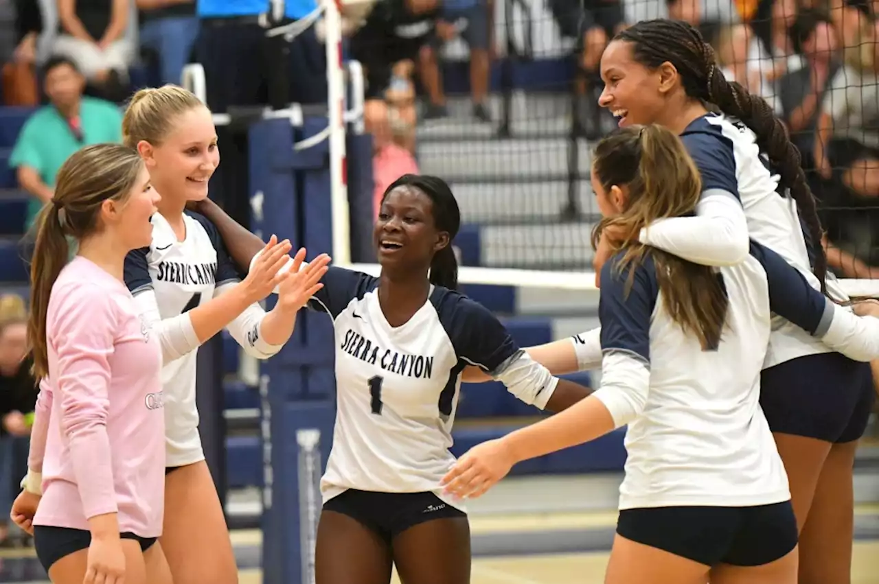 Sierra Canyon girls volleyball sweeps Alemany to stay unbeaten in Mission League