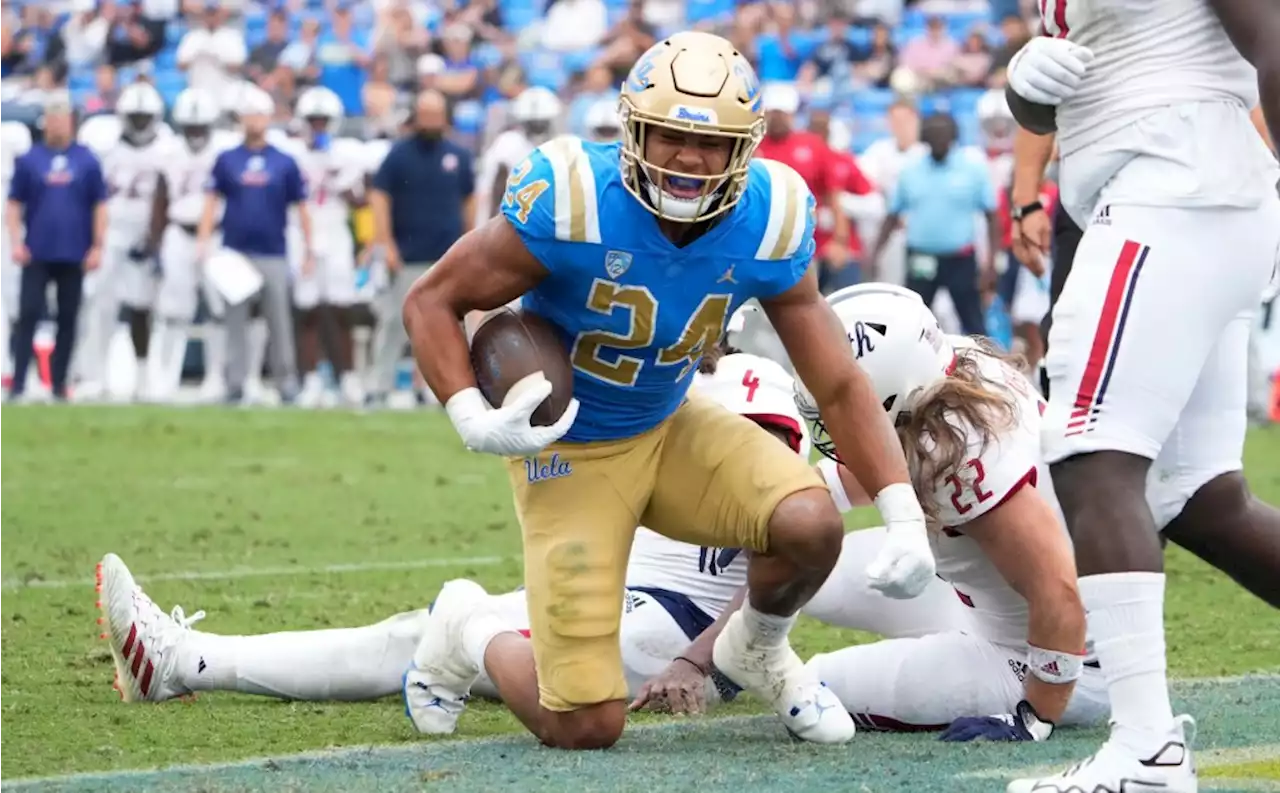 UCLA’s Zach Charbonnet remains limited at practice ahead of Pac-12 opener