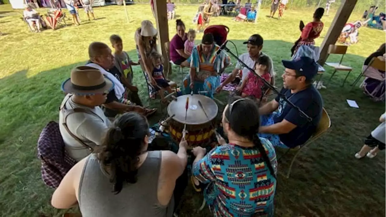 Indigenous population hits 1.8M, growing at twice rate of non-Indigenous Canadians: 2021 census | CBC News