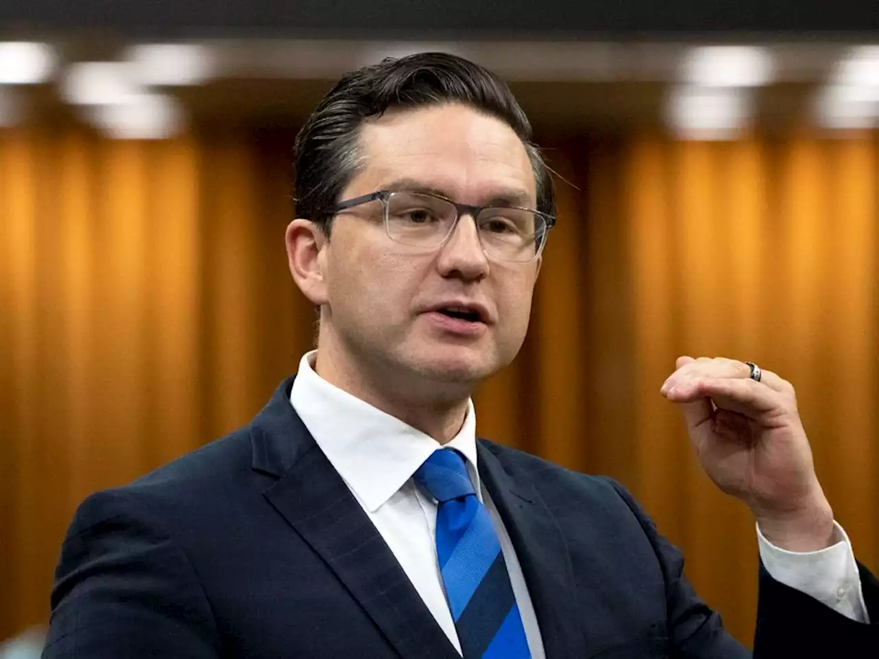 Liberals and NDP waste no time in attacking Poilievre at the opening of fall session