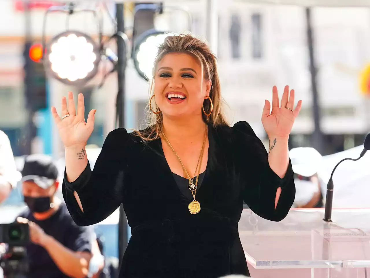 See the Original 'American Idol' Judges Reunite With Kelly Clarkson 20 Years After Her Win