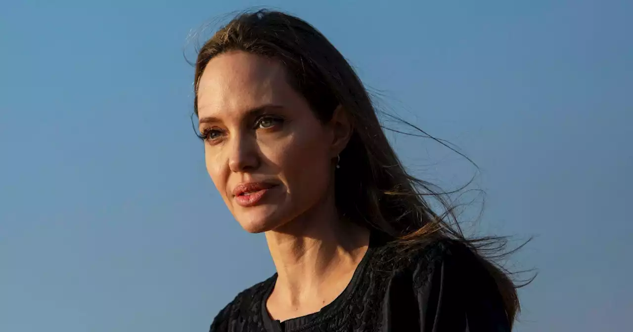 Flood-borne diseases plague Pakistan as Angelina Jolie makes surprise visit