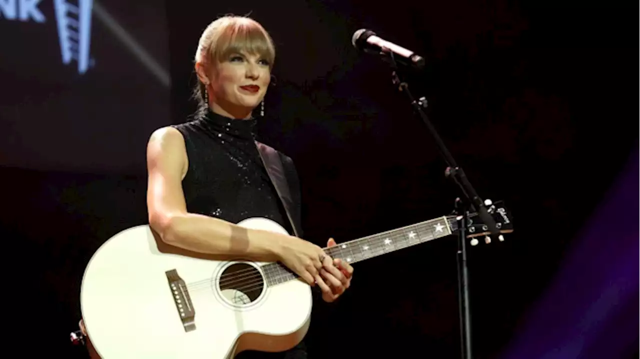 Taylor Swift Wins Songwriter-Artist of the Decade at Nashville Songwriter Awards