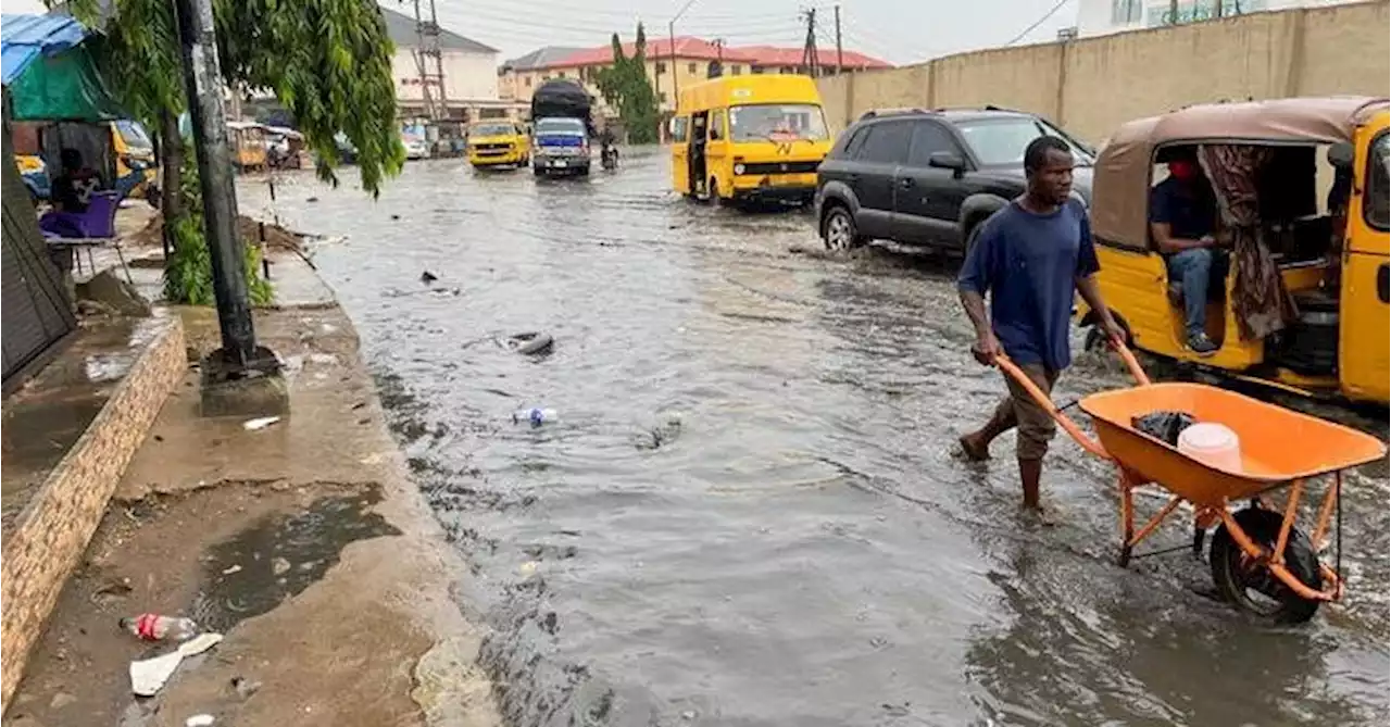 Floods kill over 300 in Nigeria this year, and could worsen -emergency agency