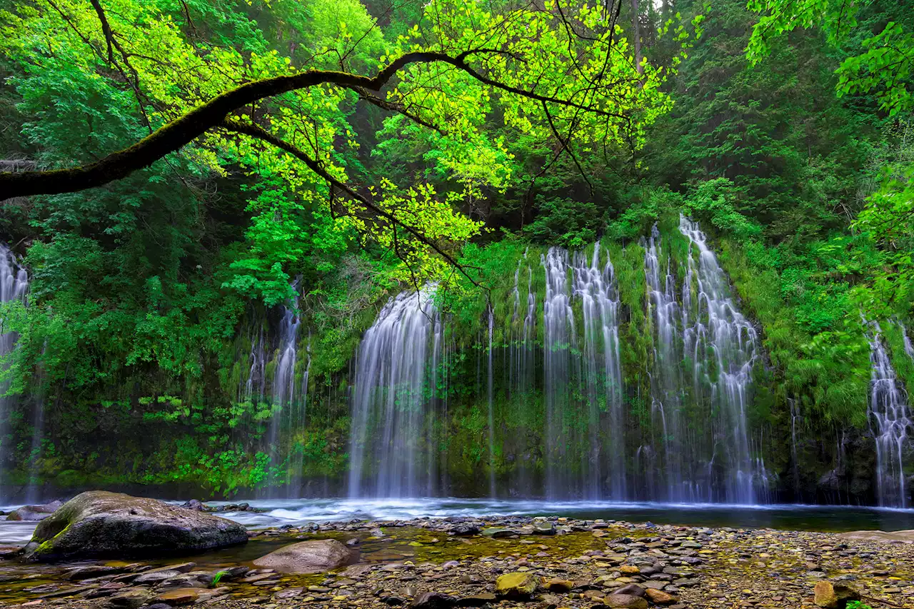 Trespassers risk lives to see Calif.'s most beautiful waterfall