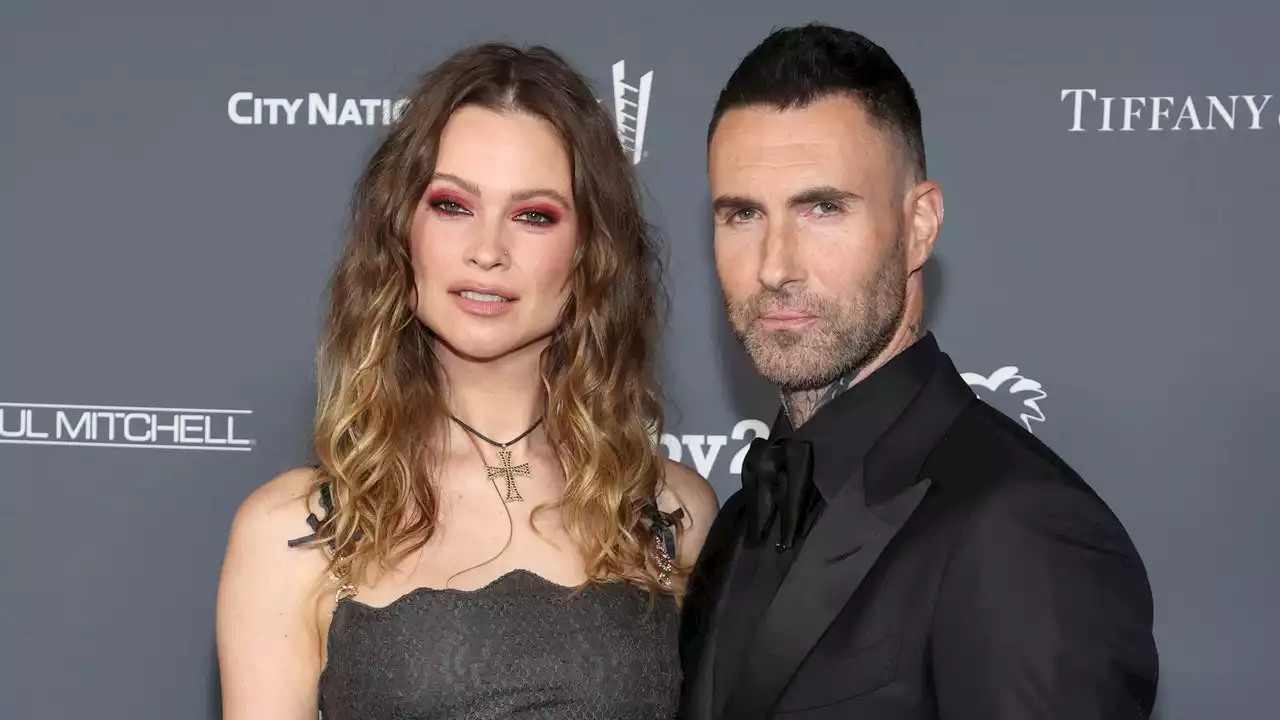 Adam Levine nega di aver tradito Behati Prinsloo, ma ammette: «Ho superato il limite»