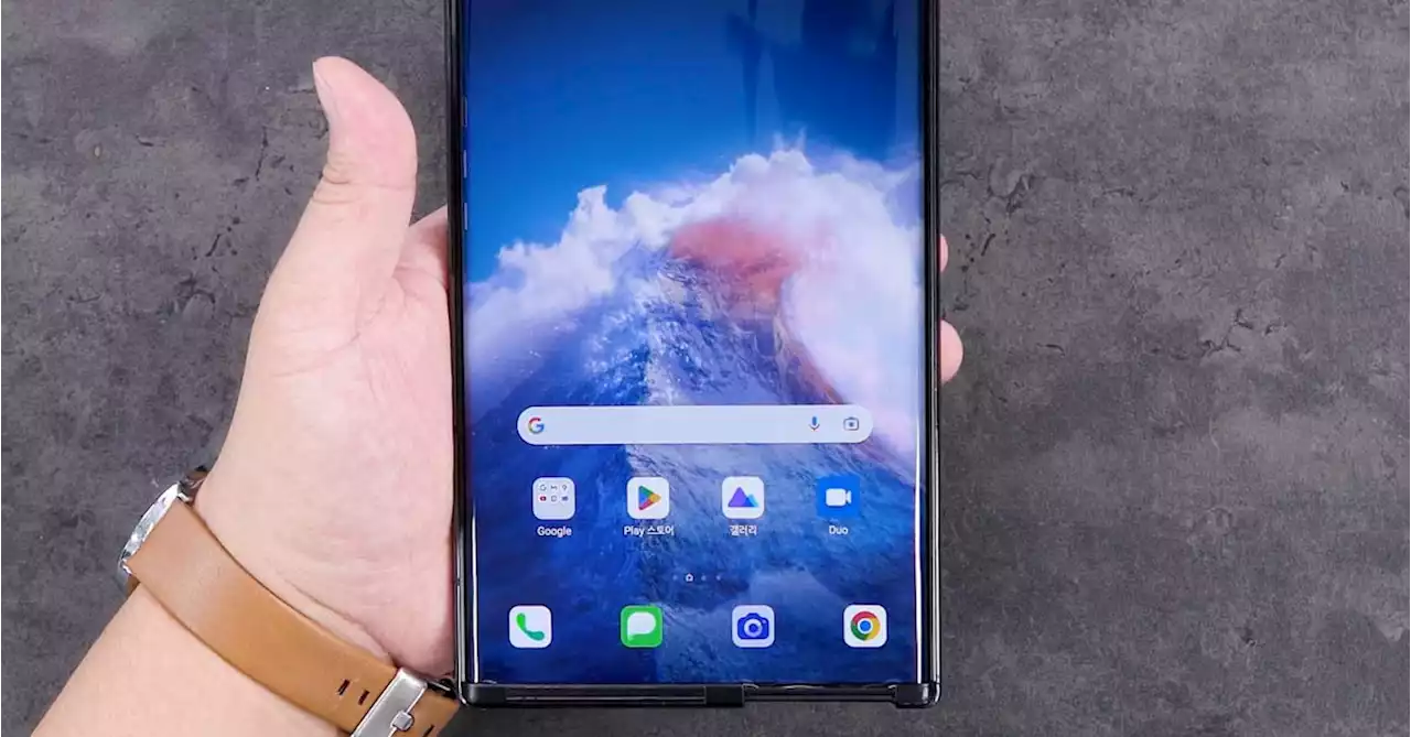 Watch LG’s tragically-canceled rollable get put through its paces