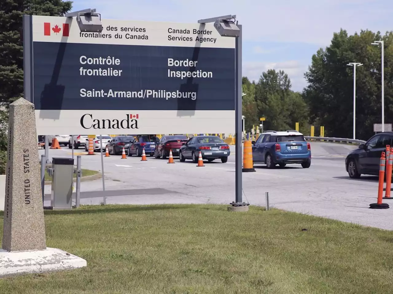 Trudeau backs lifting some COVID-19 travel rules at border