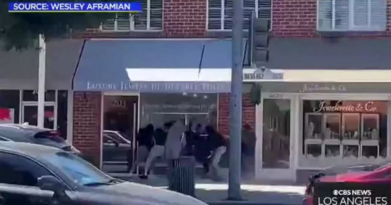 4 arrested in smash-and-grab robbery at Beverly Hills jewelry store