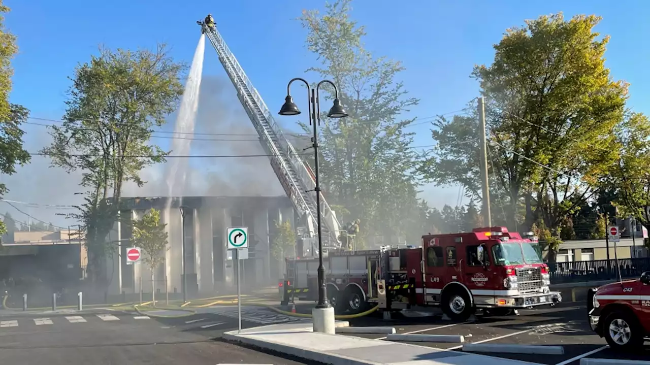 Commercial building fire under investigation in Parksville, B.C.