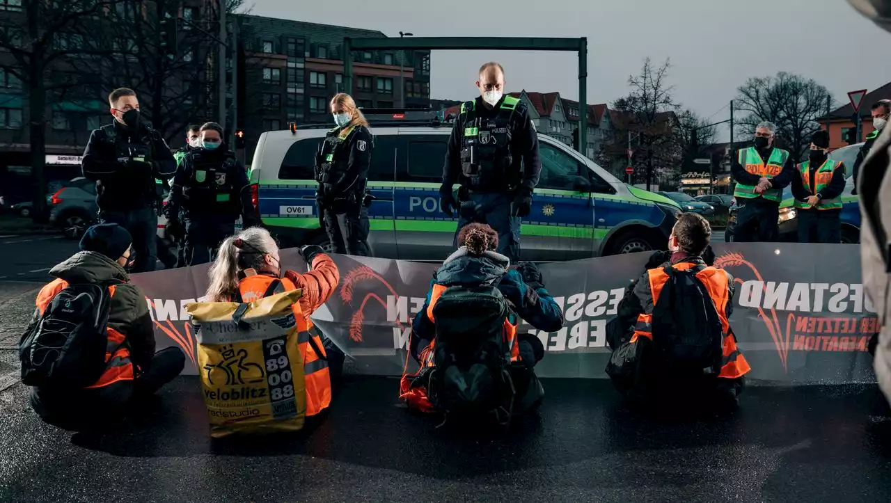 (S+) Protest der »Letzten Generation«: Christian Volk über die Frage, wie weit Protest gehen darf