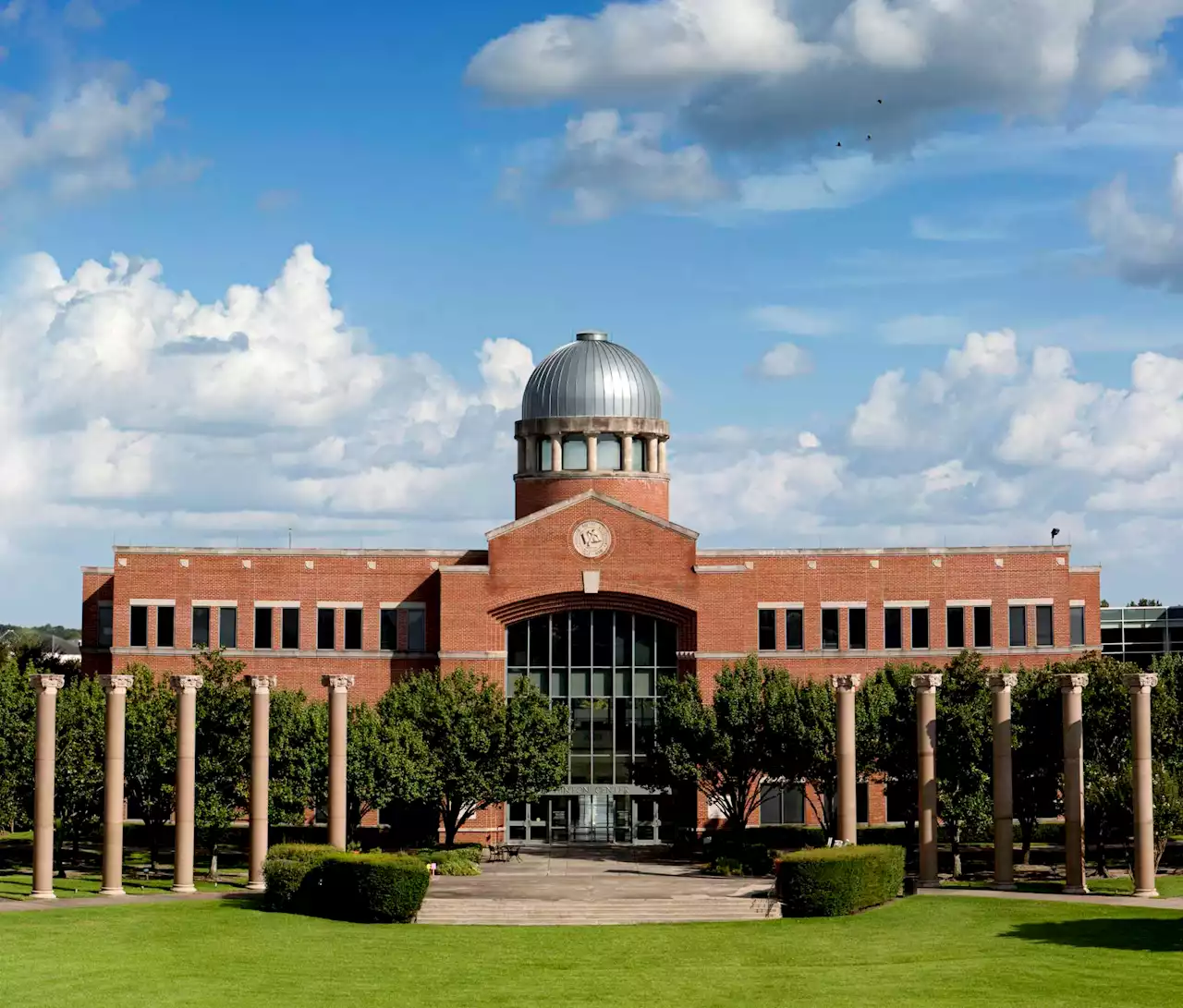 Houston Baptist University changes name to Houston Christian University