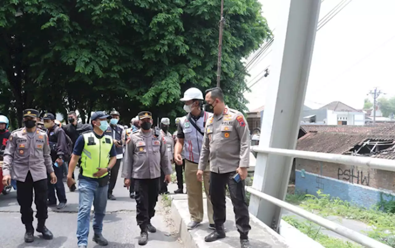 Polres Sukoharjo Bersama Dishub Matangkan Jalur Alternatif Jembatan Mojo