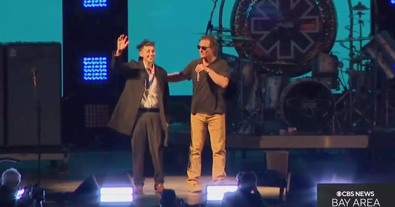 Cancer survivor gets rock star welcome at Dreamfest concert, receives medal of courage