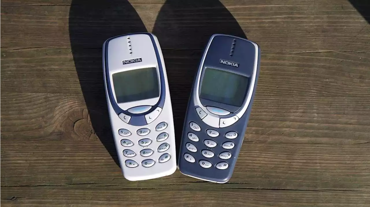 10 things we did with mobile phones that will baffle the youth of today