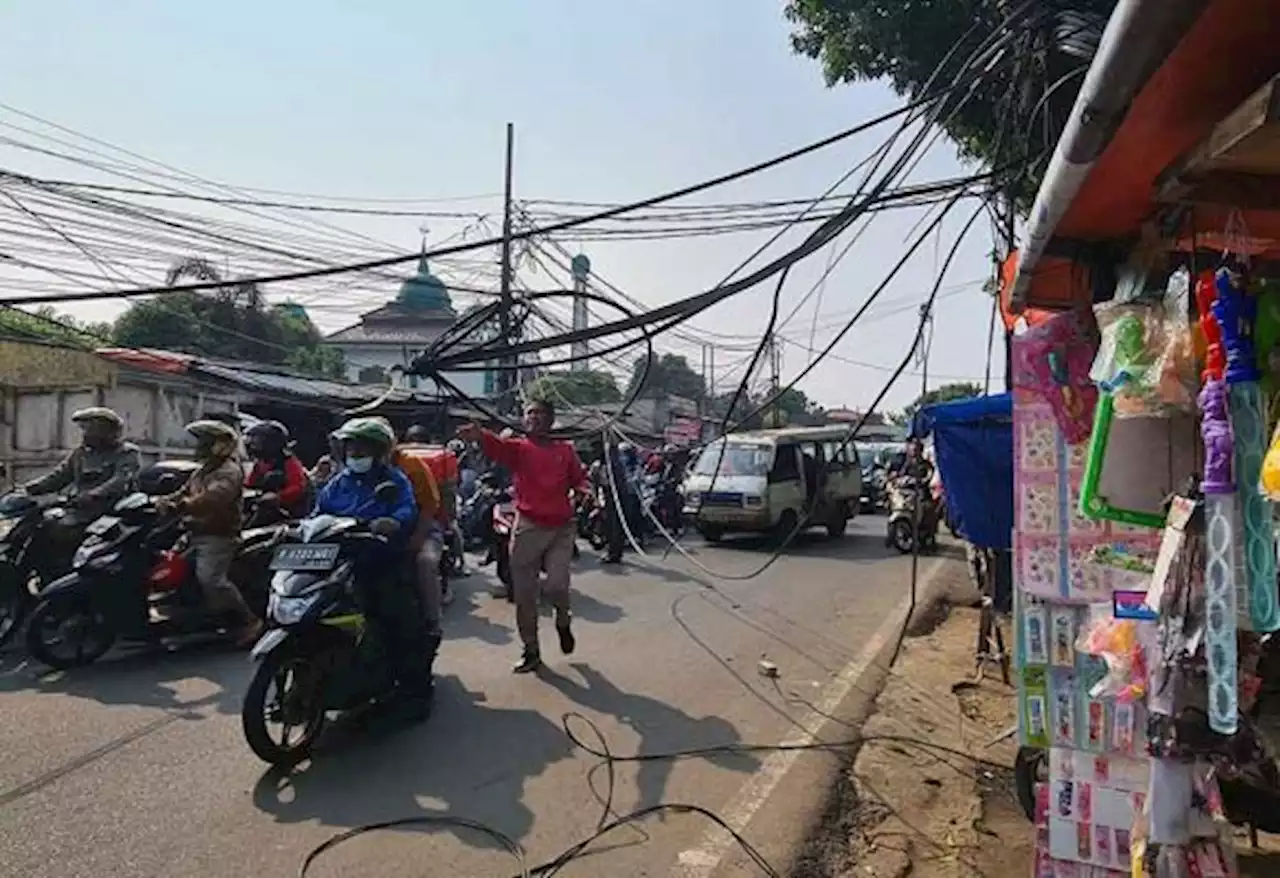 Pemkot Bekasi Pindahkan Kabel Semrawut ke Bawah Tanah