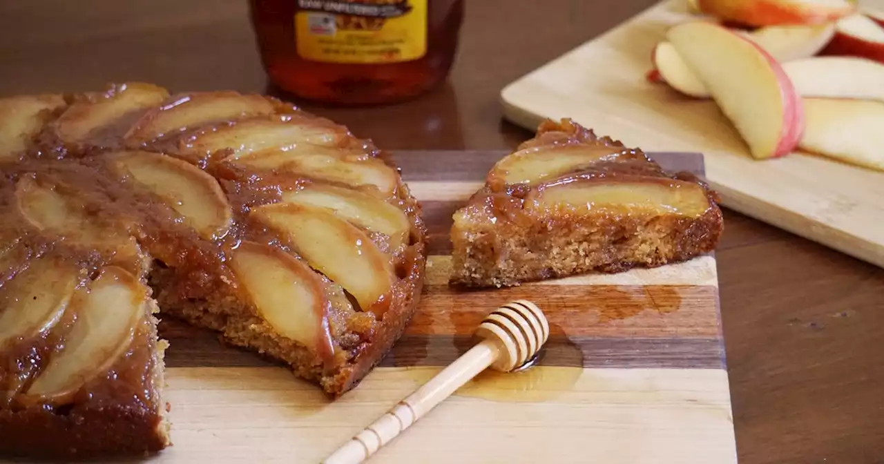 This Apples-and-Honey Cake Deserves to Be the Center of Your Rosh Hashanah Dessert Table