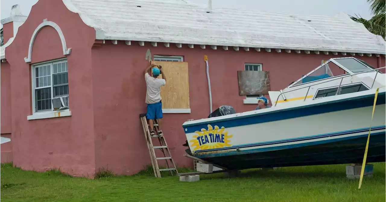 Bermuda hunkers down as Hurricane Fiona looms, powerless Puerto Rico swelters