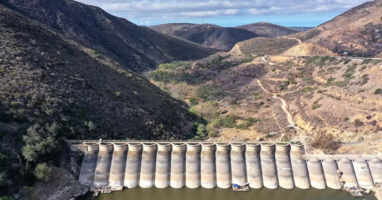 New cracks in Lake Hodges dam mean boating, fishing delays