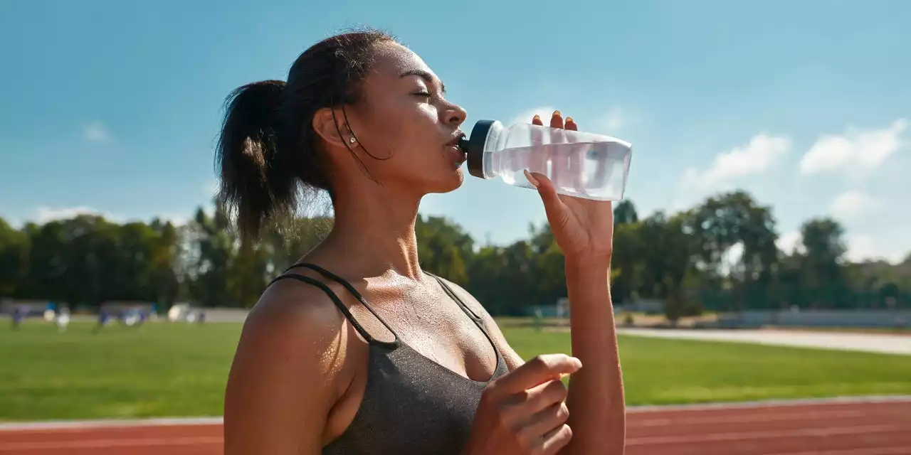 7 Smart Ways to Rehydrate After an Intense Workout