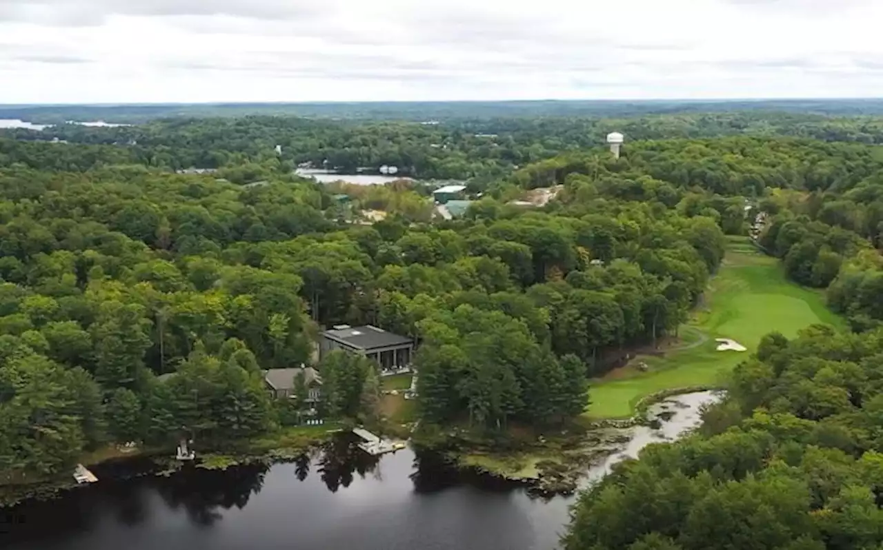 Sprawling Lakehouse in Port Carling has Golf Course at Its Doorstep