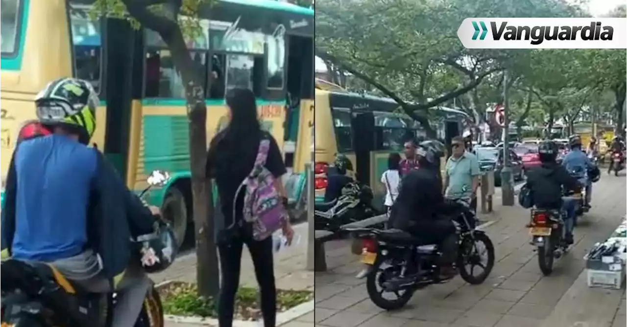 Video: El colmo, los peatones deben darle paso a las motos en los andenes de Bucaramanga