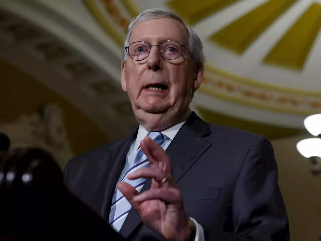 Mitch McConnell calls Republican Govs. DeSantis and Abbott's ploy to fly migrants to Democratic enclaves like Martha's Vineyard 'a good idea'