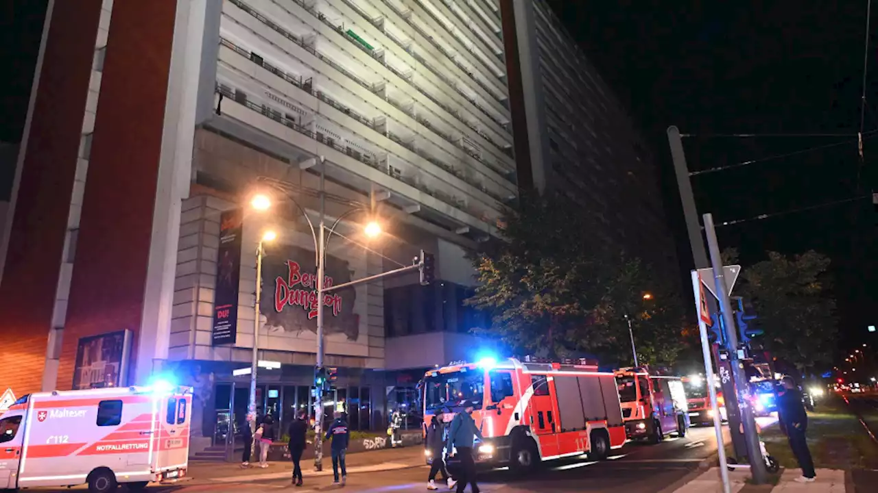 Keller in Wohnhochhaus in Berlin-Mitte brennt – eine Verletzte