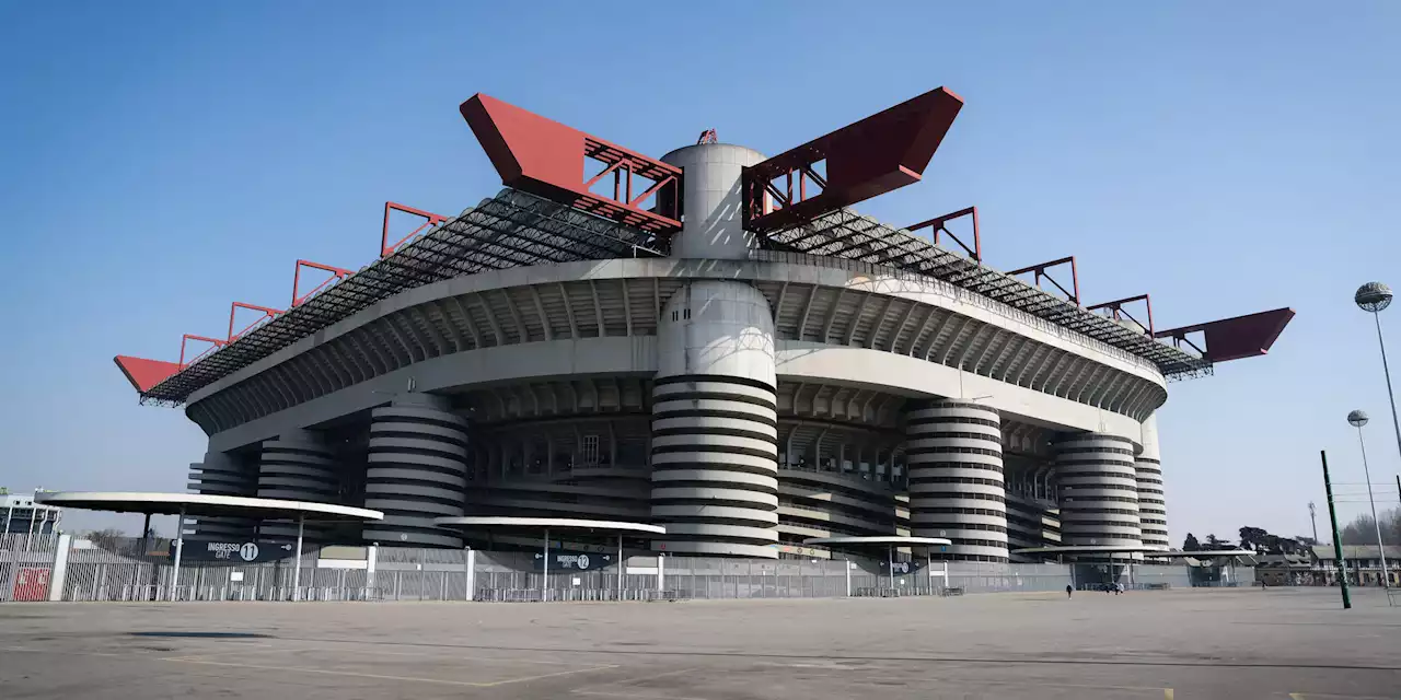 Nations League, cori offensivi dei tifosi inglesi verso il Papa a Milano