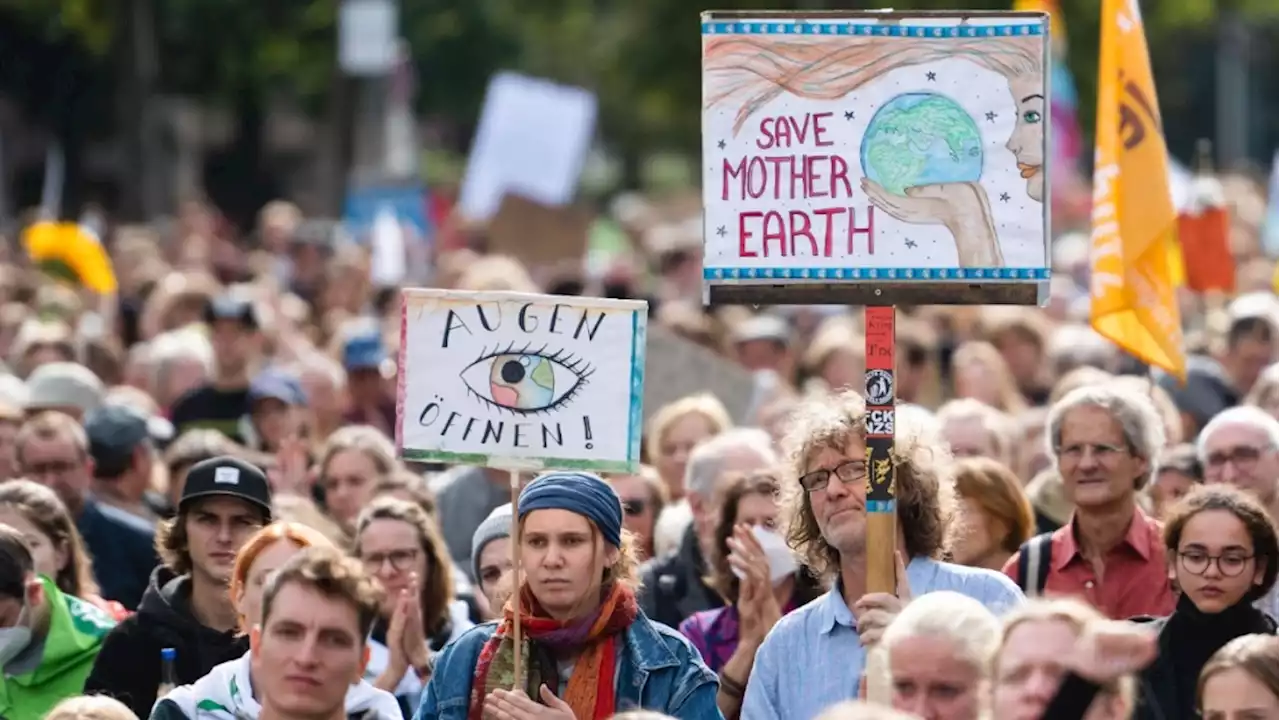 Protesters fear climate change impact, demand aid for poor