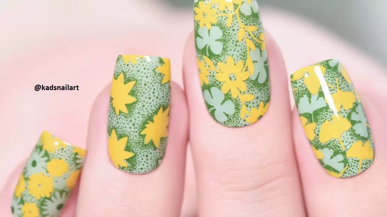 Leaf Nails Are Taking Over Fall! Get Inspired by these Amazing Manicure Designs | Fashionisers©