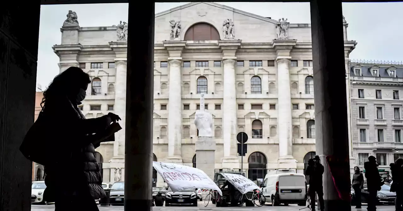 Recessione in arrivo e timore per le mosse delle banche centrali: perché i mercati sono andati a picco - Il Fatto Quotidiano