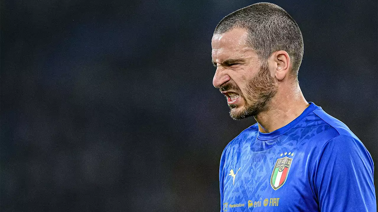 “Enggak Punya Otak!” – Leonardo Bonucci Minta Fans Italia Untuk Tobat Cemooh Pemain | Goal.com Indonesia