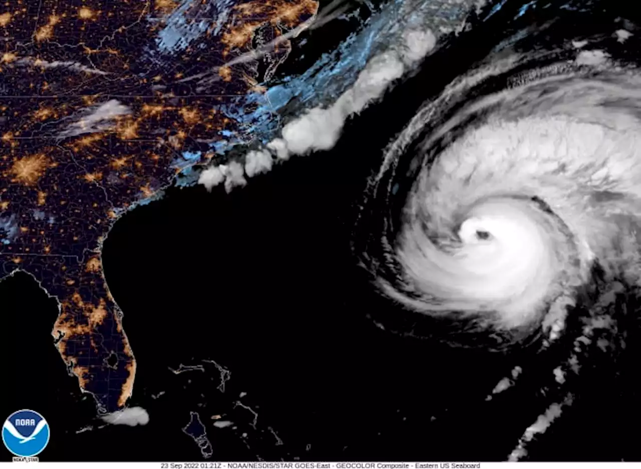 Powerful Hurricane Fiona roaring by Bermuda, then to Canada