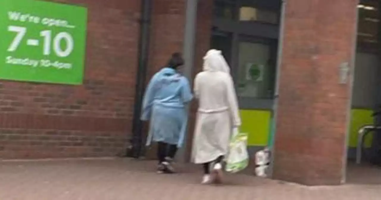 Mum 'mortified' as Yorkshire women wear PJs for 5pm shopping trip to Asda